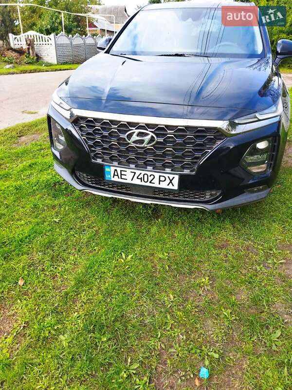 Внедорожник / Кроссовер Hyundai Santa FE 2018 в Великой Александровке