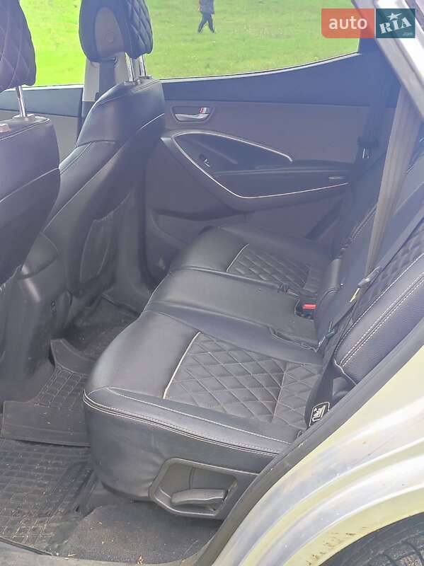 Позашляховик / Кросовер Hyundai Santa FE 2015 в Кривому Розі