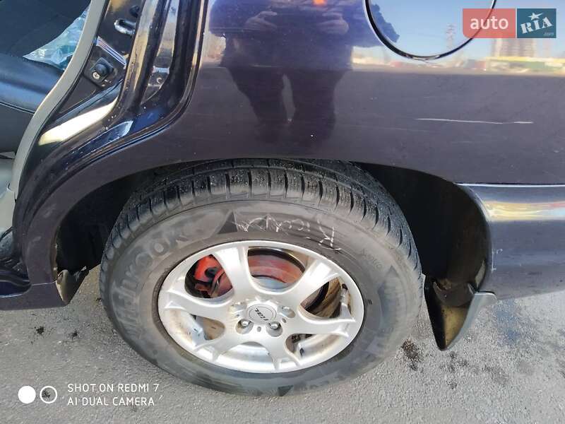 Внедорожник / Кроссовер Hyundai Santa FE 2004 в Киеве