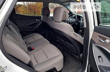 Внедорожник / Кроссовер Hyundai Santa FE 2017 в 