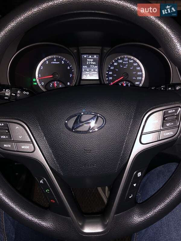 Внедорожник / Кроссовер Hyundai Santa FE 2015 в Тернополе фото 15 Внедорожник / Кроссовер Hyundai Santa FE 2015 в Тернополе
