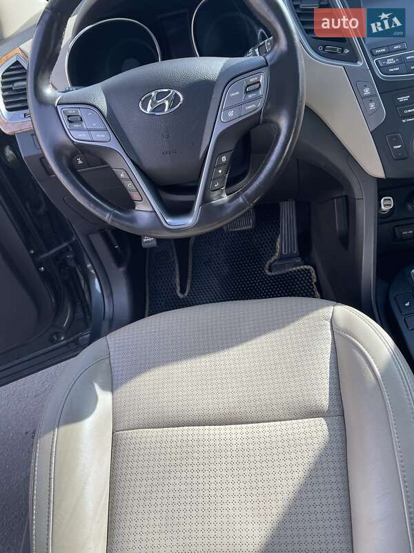 Позашляховик / Кросовер Hyundai Santa FE 2012 в Дніпрі