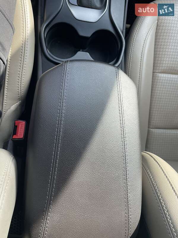 Позашляховик / Кросовер Hyundai Santa FE 2012 в Дніпрі