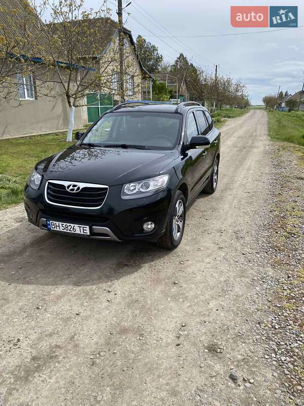 Позашляховик / Кросовер Hyundai Santa FE 2011 в Сараті