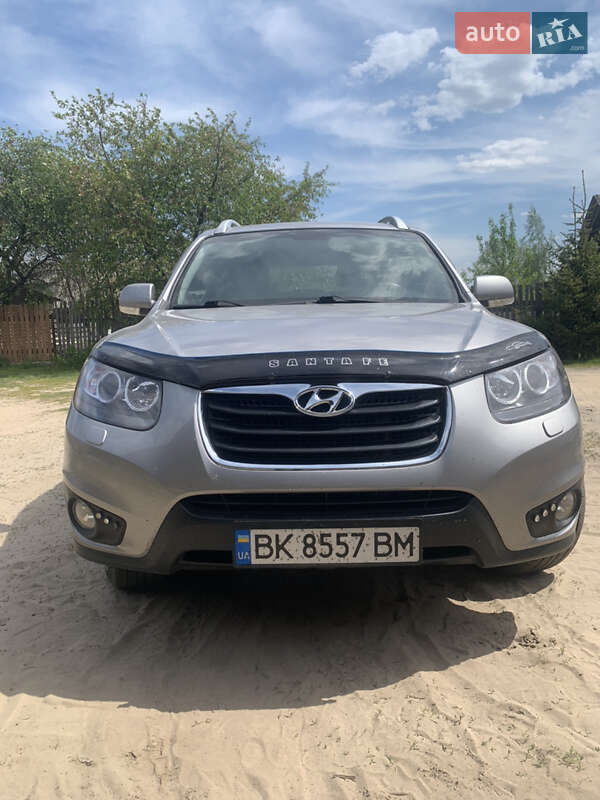 Позашляховик / Кросовер Hyundai Santa FE 2011 в Дубровиці