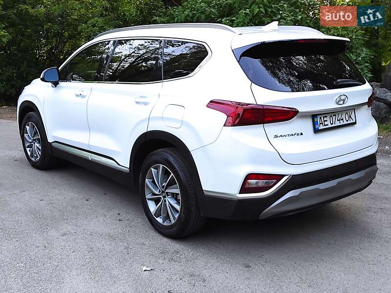 Позашляховик / Кросовер Hyundai Santa FE 2019 в Синельниковому