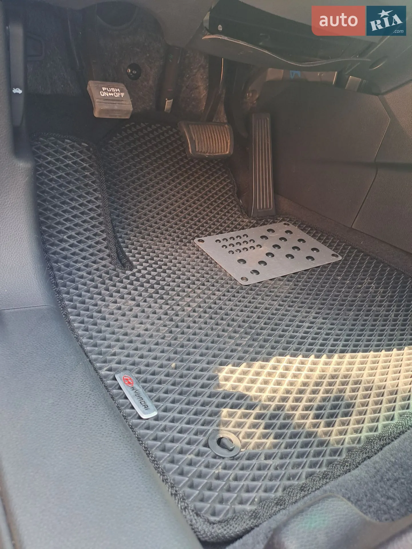 2017 Hyundai Santa Fe - мініатюра 31