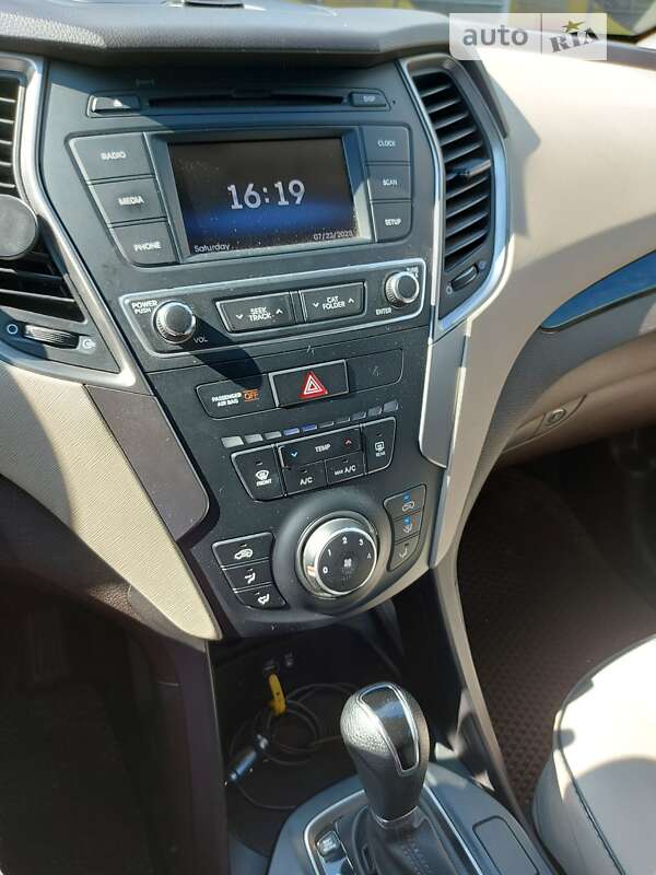 Позашляховик / Кросовер Hyundai Santa FE 2015 в Вінниці