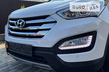 Внедорожник / Кроссовер Hyundai Santa FE 2013 в 