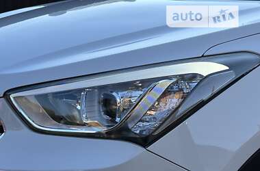 Внедорожник / Кроссовер Hyundai Santa FE 2013 в 