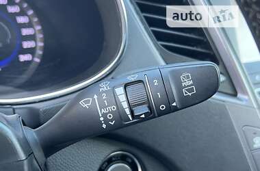 Внедорожник / Кроссовер Hyundai Santa FE 2013 в 
