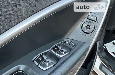 Внедорожник / Кроссовер Hyundai Santa FE 2013 в 