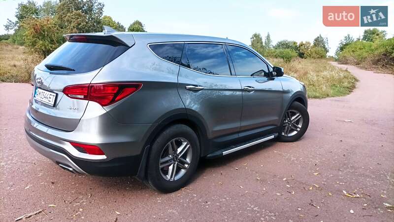 Позашляховик / Кросовер Hyundai Santa FE 2017 в Овручі