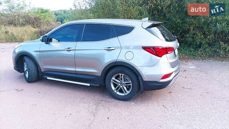 Позашляховик / Кросовер Hyundai Santa FE 2017 в Овручі