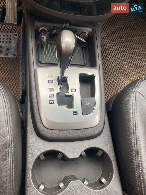 Позашляховик / Кросовер Hyundai Santa FE 2010 в Володимирі фото 39 Позашляховик / Кросовер Hyundai Santa FE 2010 в Володимирі