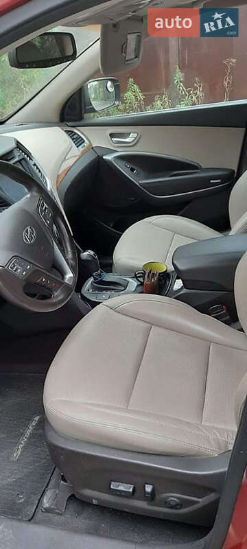 Позашляховик / Кросовер Hyundai Santa FE 2013 в Чернівцях