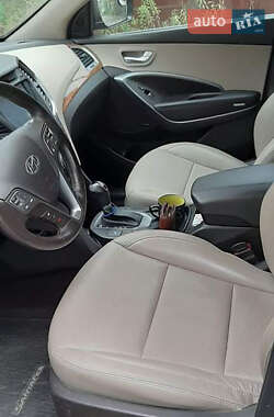 Внедорожник / Кроссовер Hyundai Santa FE 2013 в 