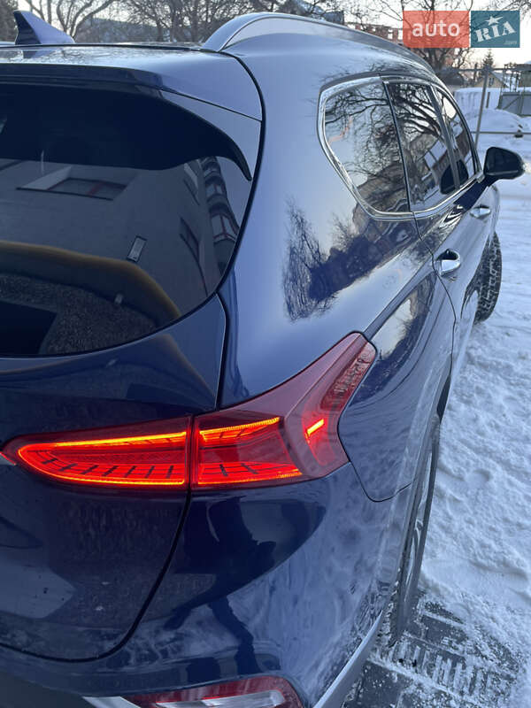 Позашляховик / Кросовер Hyundai Santa FE 2020 в Івано-Франківську