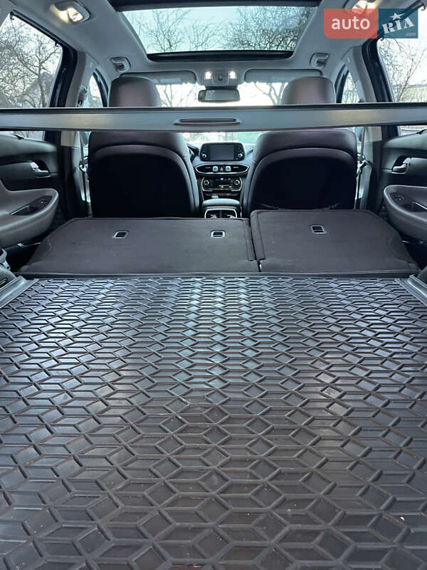 Позашляховик / Кросовер Hyundai Santa FE 2020 в Івано-Франківську