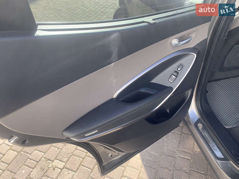 Позашляховик / Кросовер Hyundai Santa FE 2016 в Івано-Франківську