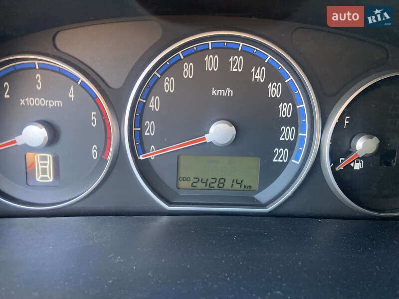 Позашляховик / Кросовер Hyundai Santa FE 2008 в Луцьку фото 12 Позашляховик / Кросовер Hyundai Santa FE 2008 в Луцьку