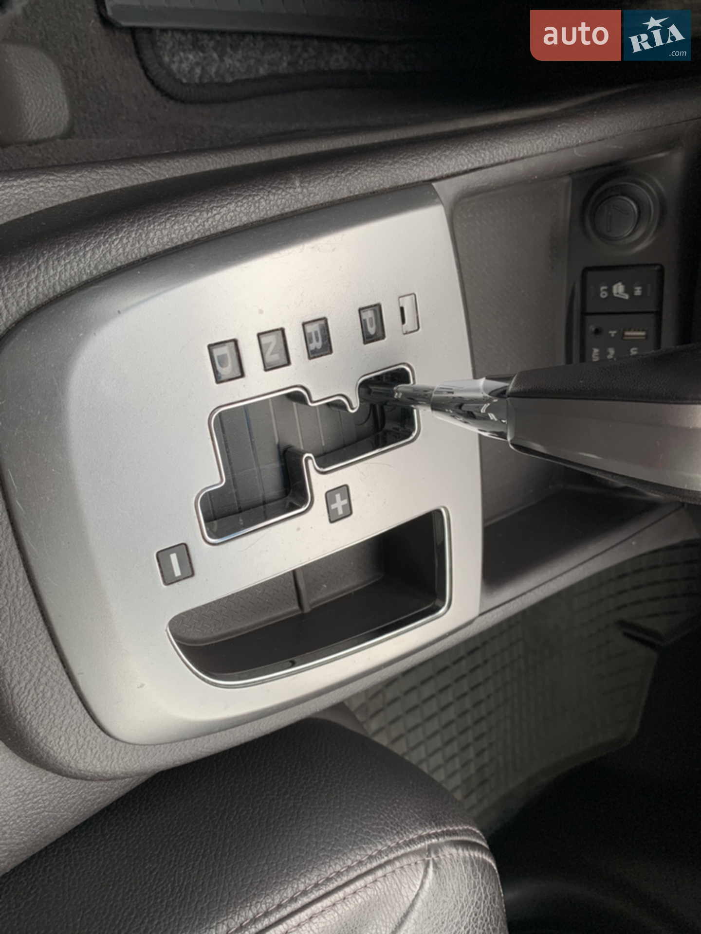 2010 Hyundai Santa Fe - мініатюра 50