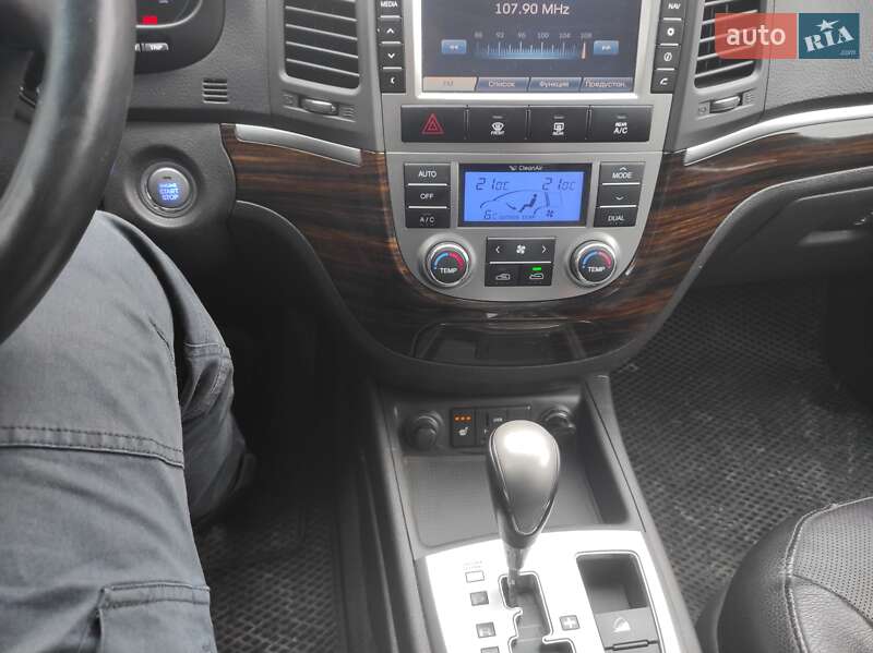 Позашляховик / Кросовер Hyundai Santa FE 2012 в Старій Вижівці