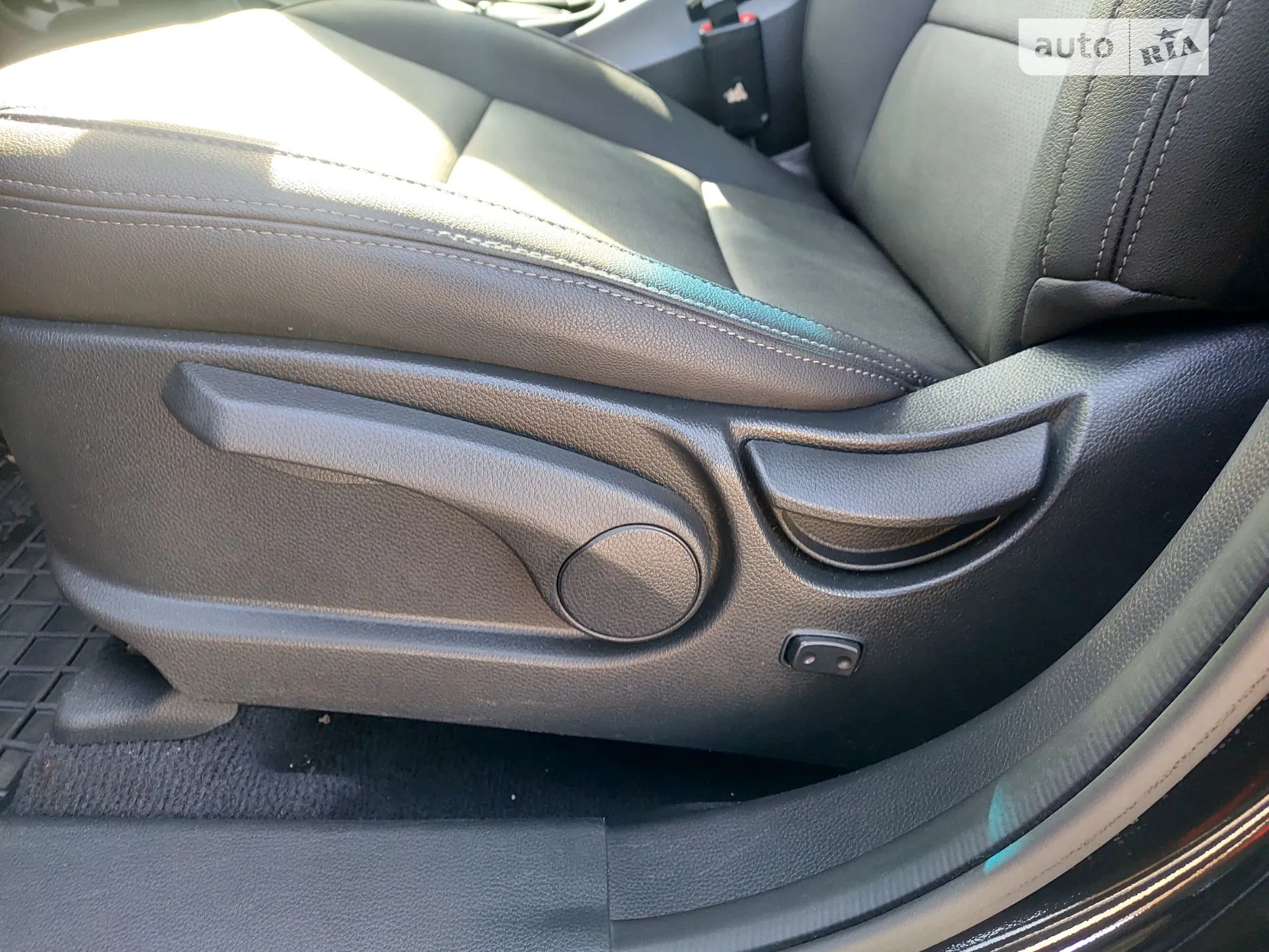 2015 Hyundai Santa Fe - мініатюра 16