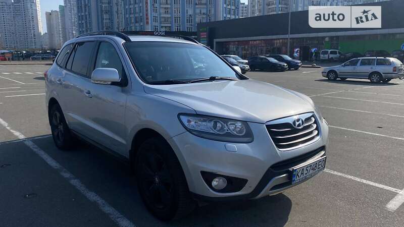 Внедорожник / Кроссовер Hyundai Santa FE 2012 в Киеве