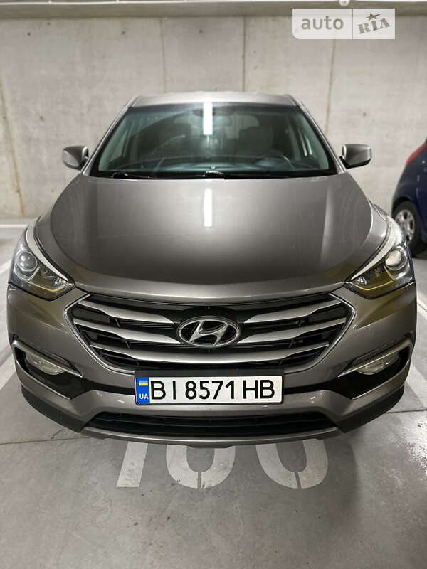 Внедорожник / Кроссовер Hyundai Santa FE 2017 в Пирятине