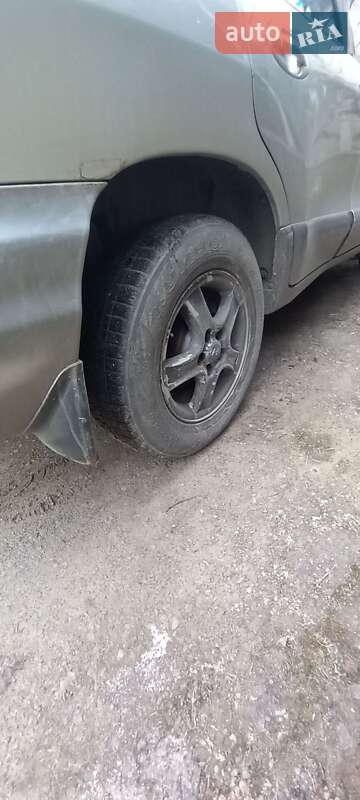 Позашляховик / Кросовер Hyundai Santa FE 2003 в Перечині