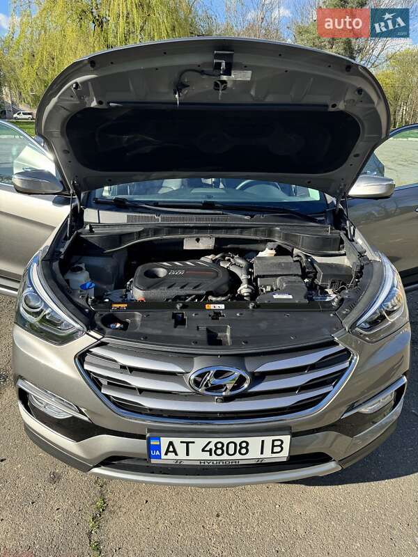 Позашляховик / Кросовер Hyundai Santa FE 2016 в Івано-Франківську