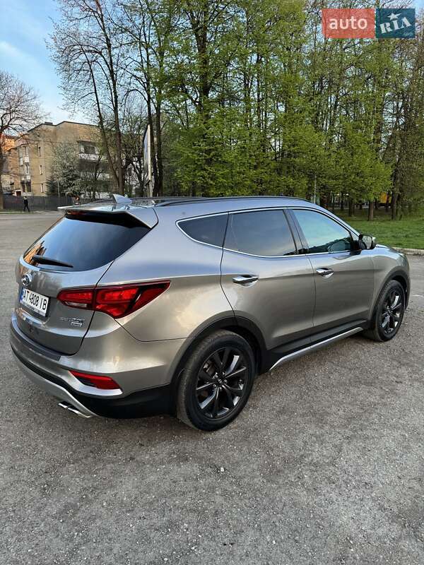 Позашляховик / Кросовер Hyundai Santa FE 2016 в Івано-Франківську