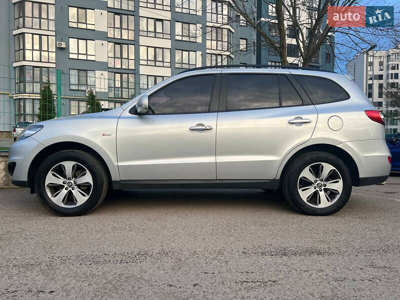 Позашляховик / Кросовер Hyundai Santa FE 2011 в Луцьку