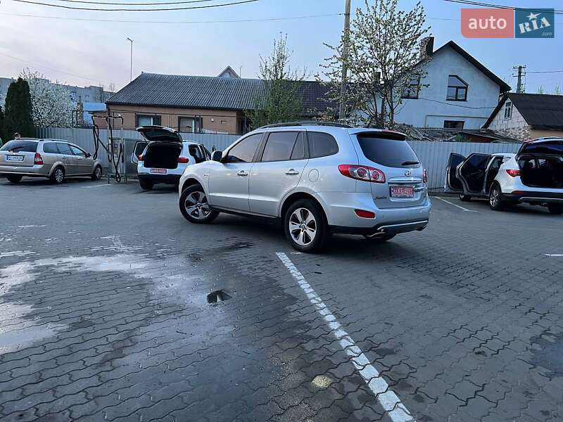 Позашляховик / Кросовер Hyundai Santa FE 2011 в Луцьку