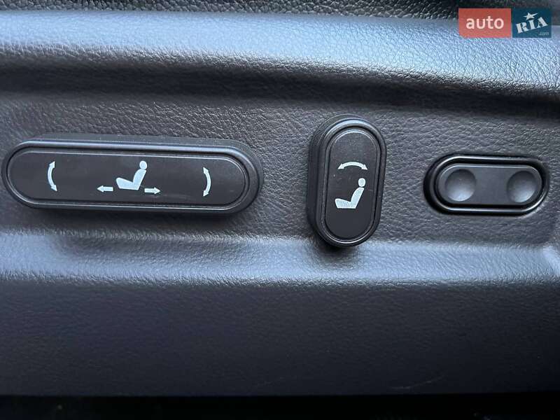 Позашляховик / Кросовер Hyundai Santa FE 2011 в Луцьку