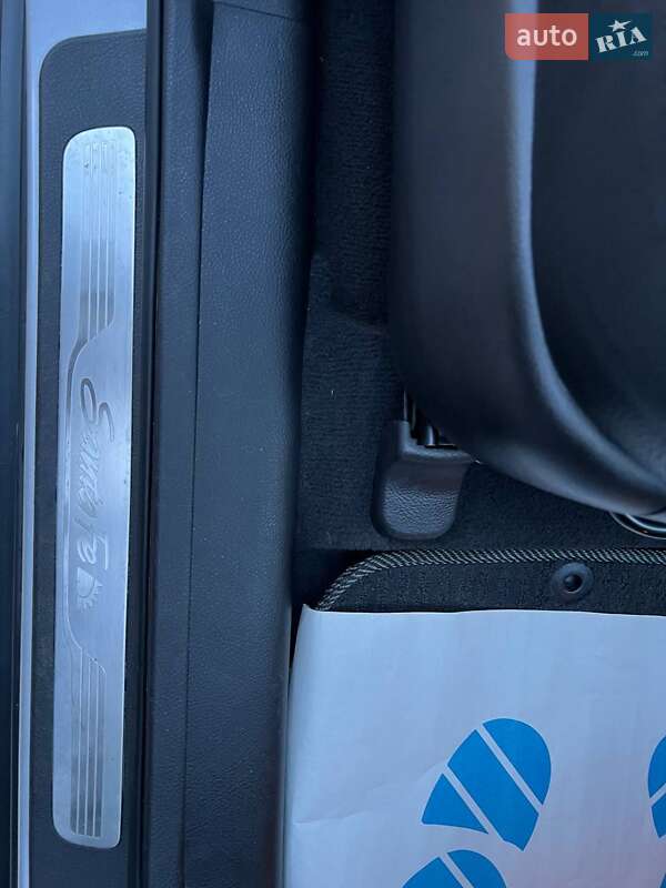 Позашляховик / Кросовер Hyundai Santa FE 2011 в Луцьку