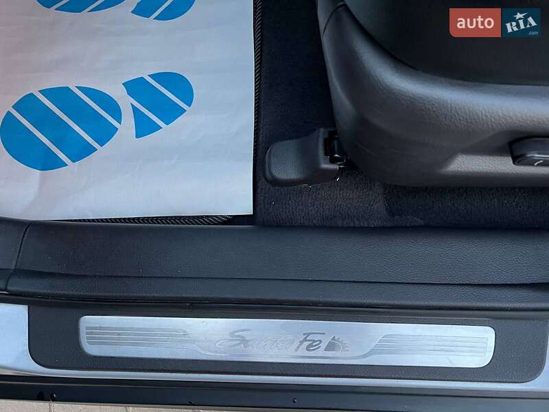 Позашляховик / Кросовер Hyundai Santa FE 2011 в Луцьку