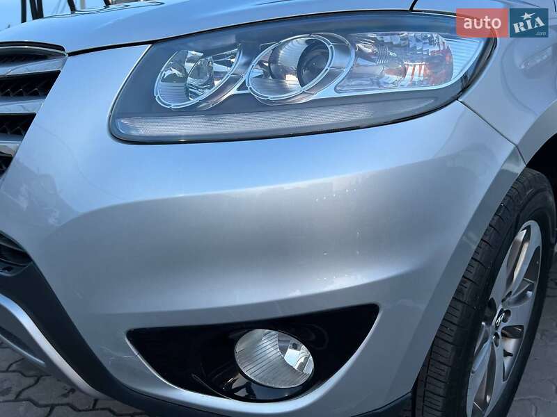 Позашляховик / Кросовер Hyundai Santa FE 2011 в Луцьку