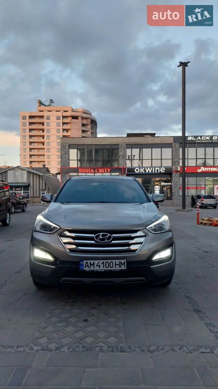 2012 Hyundai Santa Fe - мініатюра 17
