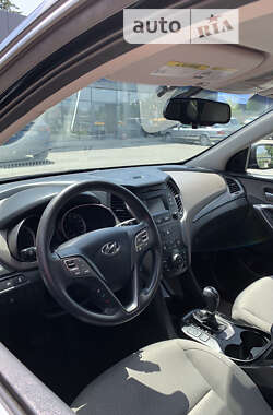 Позашляховик / Кросовер Hyundai Santa FE 2015 в Золочеві
