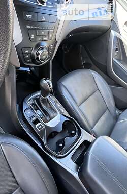 Позашляховик / Кросовер Hyundai Santa FE 2015 в Івано-Франківську