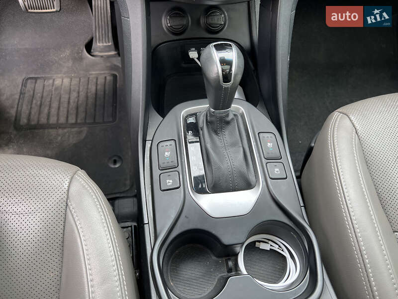 Позашляховик / Кросовер Hyundai Santa FE 2016 в Запоріжжі