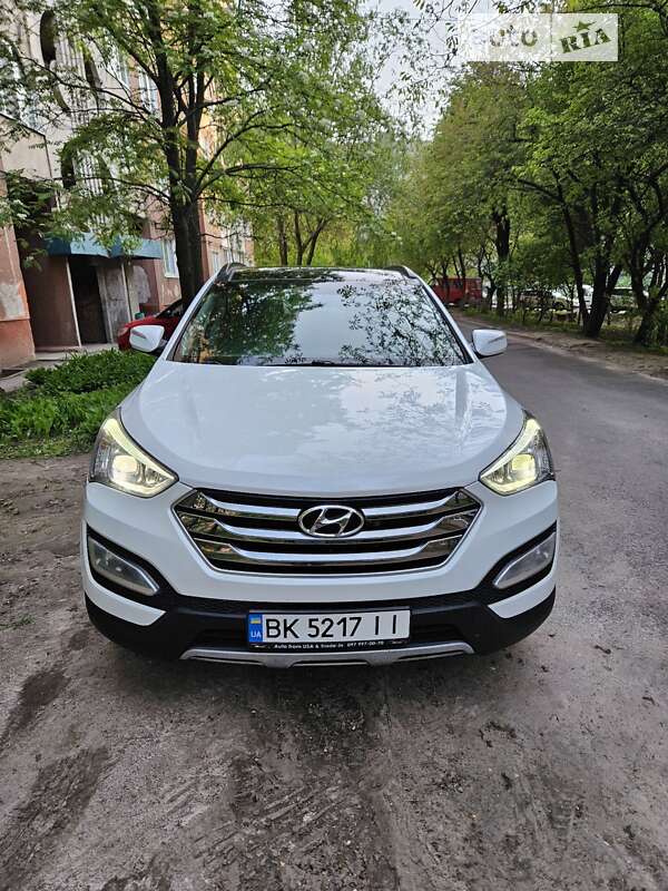Внедорожник / Кроссовер Hyundai Santa FE 2014 в Ровно