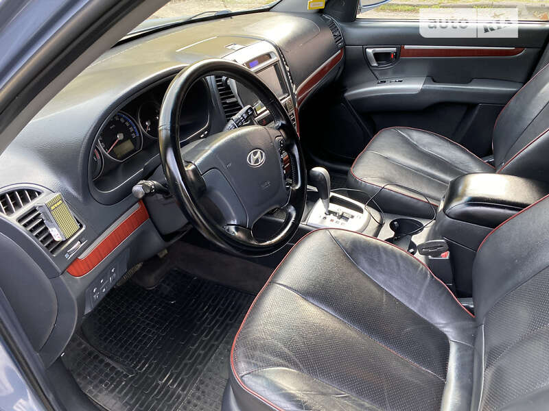 Позашляховик / Кросовер Hyundai Santa FE 2006 в Чернівцях