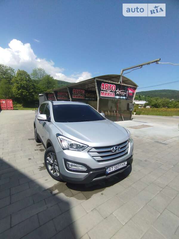 Внедорожник / Кроссовер Hyundai Santa FE 2013 в Надворной