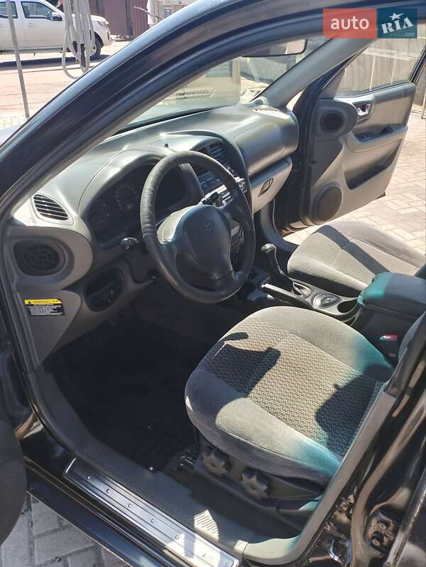 Внедорожник / Кроссовер Hyundai Santa FE 2003 в Днепре