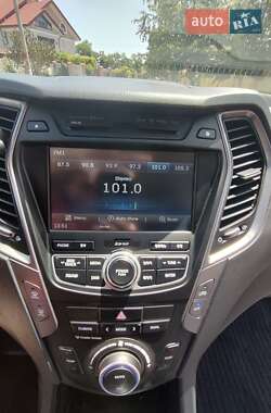 Позашляховик / Кросовер Hyundai Santa FE 2014 в 