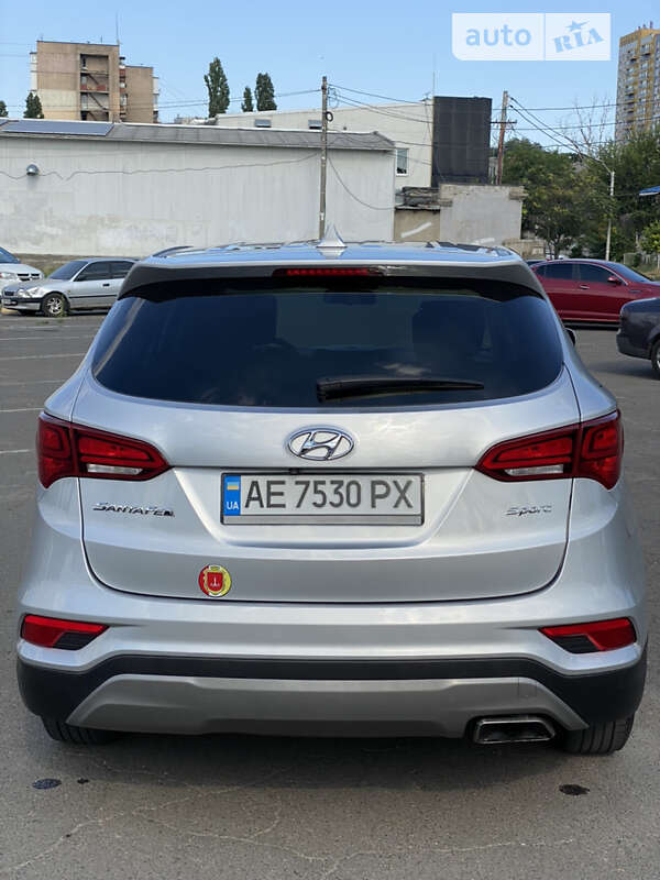 Позашляховик / Кросовер Hyundai Santa FE 2016 в Одесі
