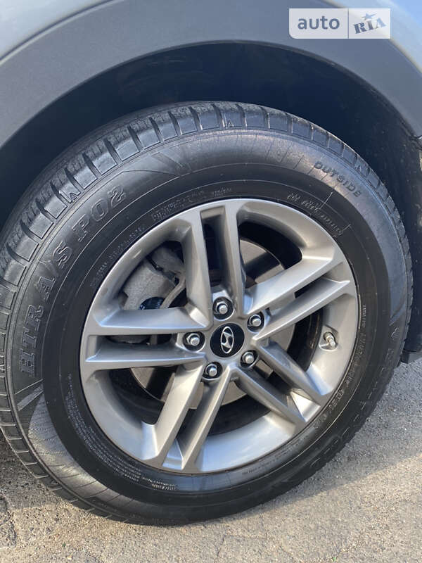 Позашляховик / Кросовер Hyundai Santa FE 2016 в Одесі